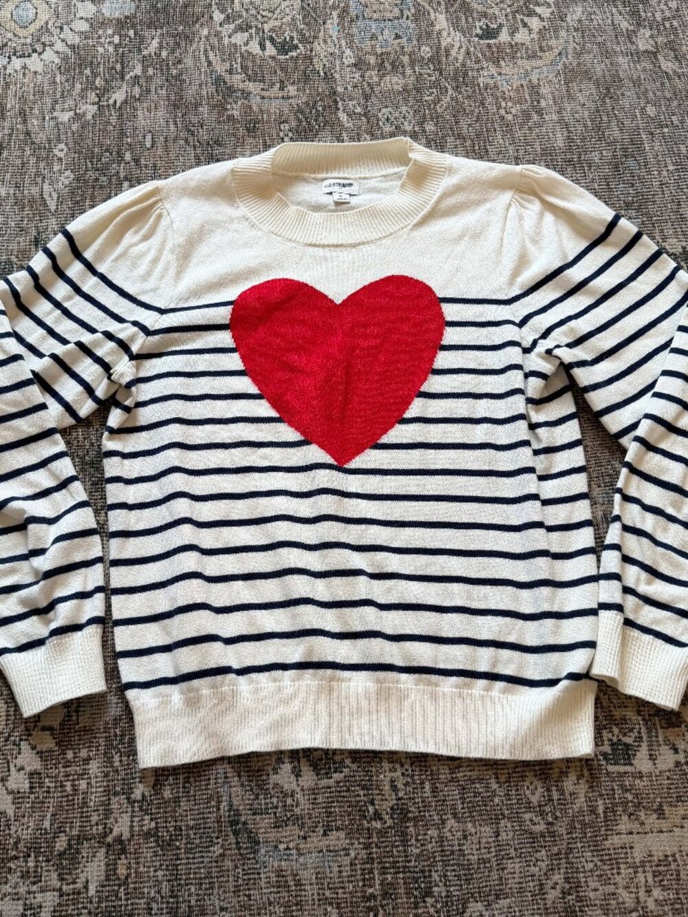 J. Crew Factory Puff-sleeve heart sweater • size medium • BL760 - Picture 2 of 11